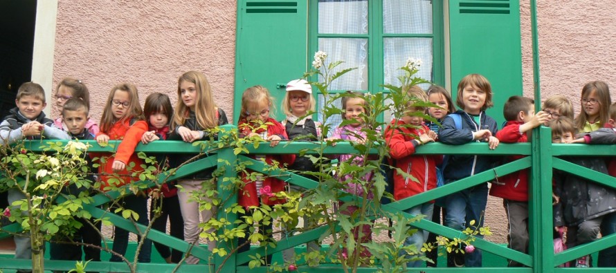 La classe de CP visite le musée de Giverny