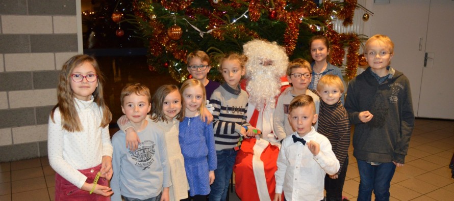 Le père Noël est passé pour les enfants du personnel municipal