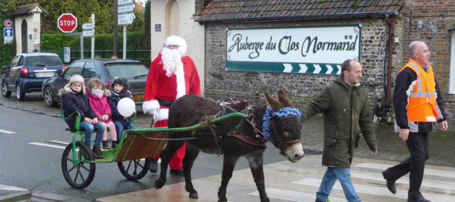 Le père Noël a fait une halte sur la place Mayenne