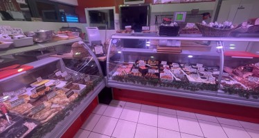 Réouverture de la boucherie située place Mayenne