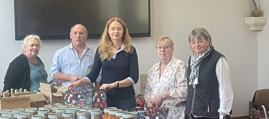 La distribution des colis de fin d’année pour les aînés a commencé