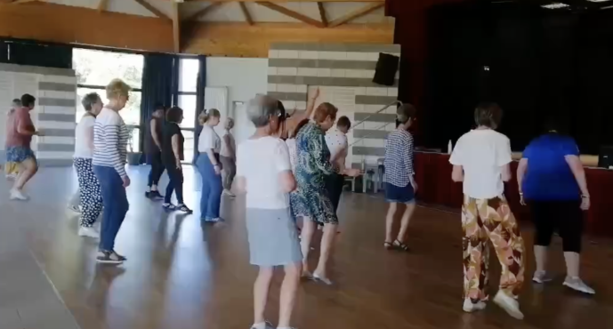 Les Andrews Dancers ouvrent leurs portes pour découvrir la Line Dance